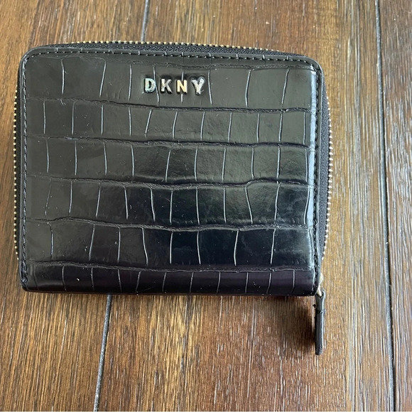 DKNY zip around wallet - Picture 7 of 12